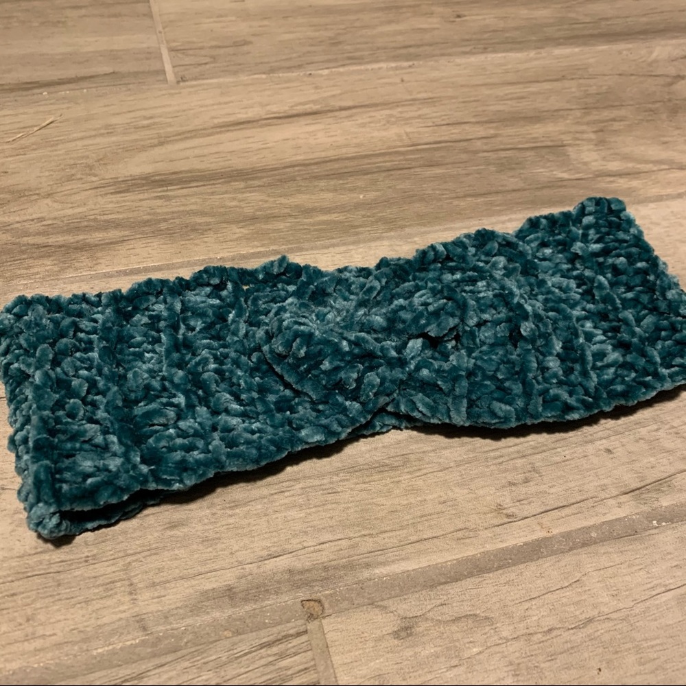 Handmade Teal Velvet Twist Headband. OS.